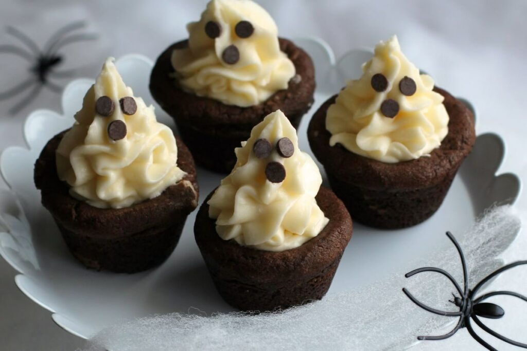 Chocolate Cookie Ghost Cups